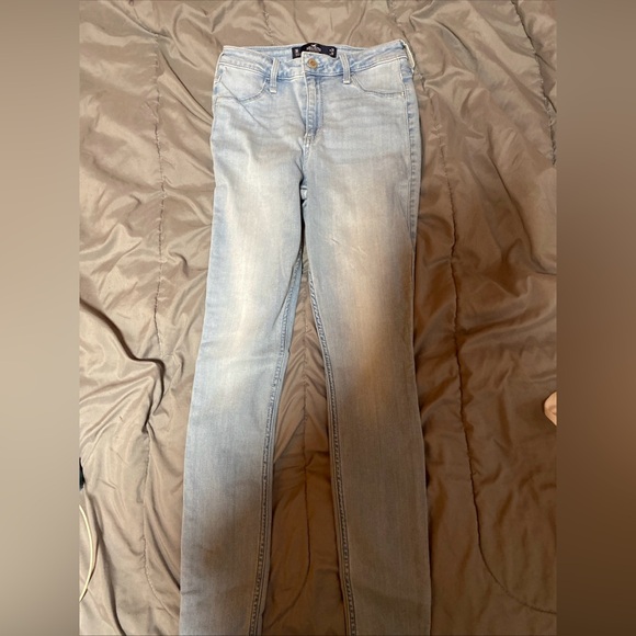 Hollister Women's Light Blue Skinny Jeans - Picture 1 of 6